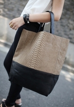 2014 new European and American snakeskin retro large capacity python pattern charm casual fashion shoulder bag