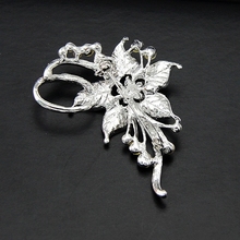 Pretty Diamante Embellishments Faddish Flower Brooch Comfortable Flower Broach Best Crystal Brooch For Girls SZDR00018