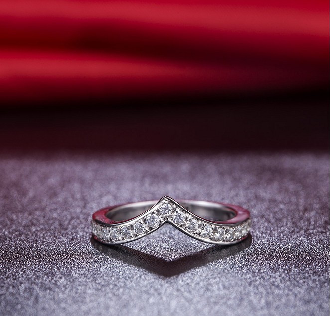 Ceremony My Engagement Ring Has A Matching Wedding Band But I Don T Care For It I Like A V Sh Diamond Wedding Bands Wedding Rings Round Diamonds Wedding Band