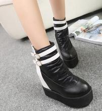 Packages mailed the new autumn 2014 Martin boots, thick bottom female knight boots with short boots