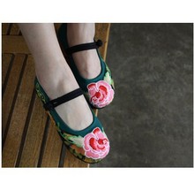 2014 Newly China Style embroidered shoes soft  Flat Shoes comfortable women flats autumn boots A322