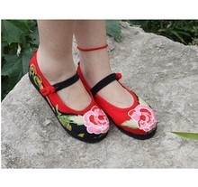 2014 Newly China Style embroidered shoes soft Flat Shoes comfortable women flats autumn boots A322