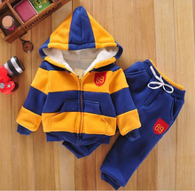 Boys and girls children hoodies suits winter sport suit 2015 plus velvet jackets and pants