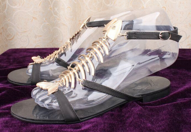 Wholesales GZ 100 Genuine Leather Women Sandals With Metal Fishbone And Buckle Lady Sandals T Style
