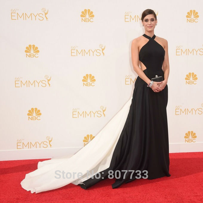 ... -train-Lizzy-Caplan-red-carpet-black-and-white-celebrity-evening.jpg
