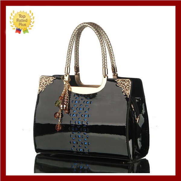 Russia Style women Hollow out leather handbag tote crossbody bolsas Women Genuine patent messenger bag pendant