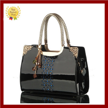 Russia Style women Hollow out leather handbag  tote crossbody bolsas Women Genuine patent messenger bag pendant cosmetic bag