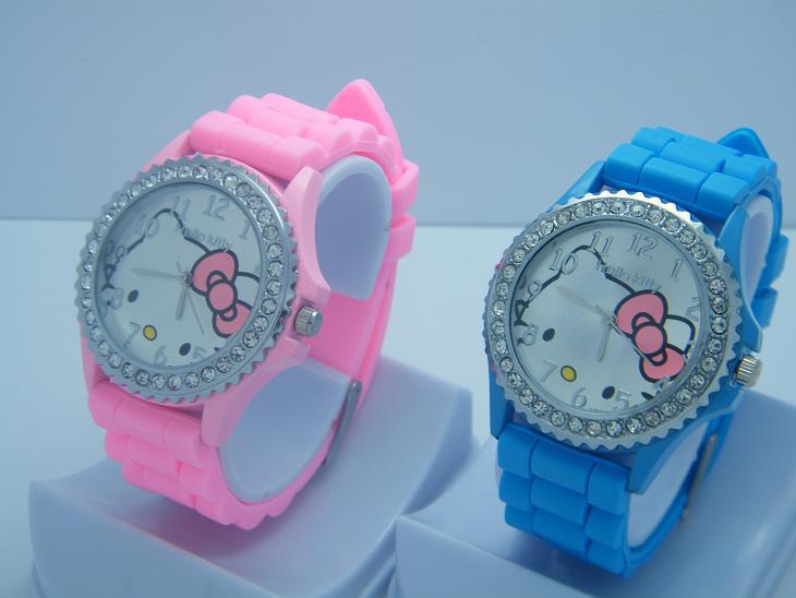 2014 new Silicone Hello Kitty Fashionistas cat with diamonds Watch For children carton watch best gift