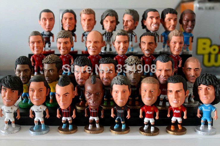 10pcs-LOT-FOOTBALL-2-5-Figurine-Campuran-Order-Doll-Toy-Gambar-2013-2014-Musim.jpg