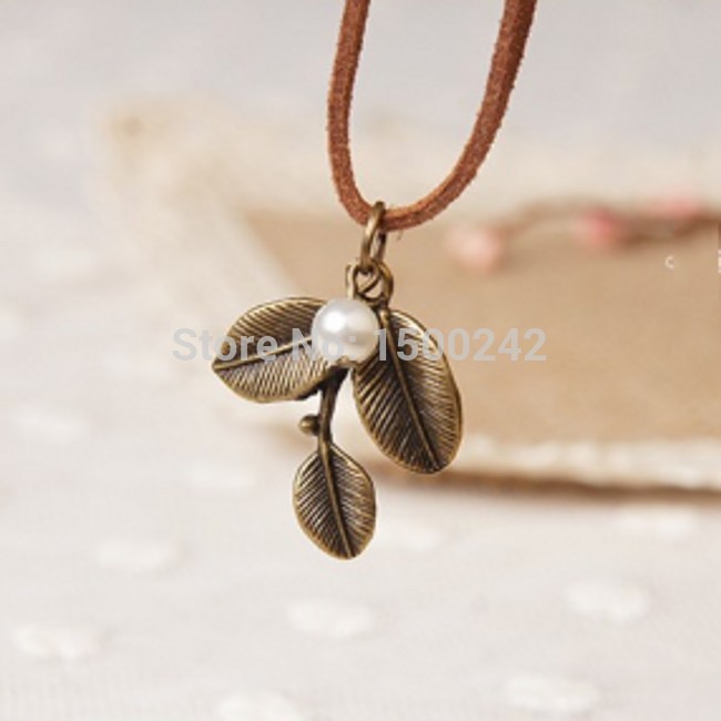 2015 Newest Design 12PCS Lot Freeshipping Copper Alloy Antique Leaf Pendant Necklace With Pearl Fashion Jewlery