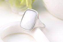 New Arrival Christmas Gift Fashion Luxurious white crystal Resin Platinum Rings Women fine jewelry wedding party