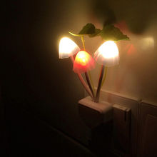 1PCS US Plug Romantic Colorful LED Mushroom Night Light Bed Lamp Home Illumination L0142411