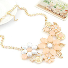 2014 new fashionable bright flower necklace charm rhinestone necklace and pendant gift