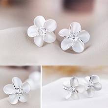1 Pair Fashion Womens Girls Sweet Silver Plated Flower Type Studs Earrings New