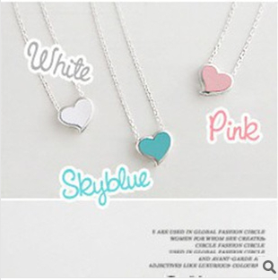 European and American fashion jewelry trend of retro sweet peach heart necklace female wholesale Free Shipping