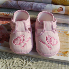 trottie Size 0 14Months NewBorn infant Soft Soles loverly pair Baby first walkers embroidered double heart