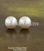 E167 cheap wholesale jewelry gift store 8MM Korea adorn article simple little pearl earrings for women