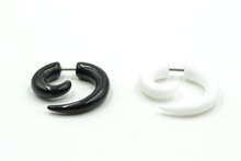 Free Shippment Body Jewelry-  Cheat Plugs Spiral Fake Ear Plug Ear Studs/Earring Illusion Tunnel  Look 6mm White/Black