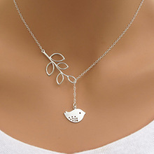 2015 new fashion clavicle leaves and small fish pendant necklace woman most loves hot new chain