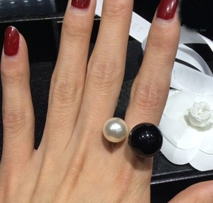 Retro New Arrival 2015 Fashion Lovey Glory Asymmetry Pearl Jewelry Ring Elegant Colored Double Pearls Ring