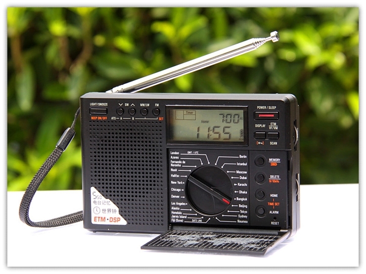 Tecsun PL 300ET world Zhong Quanbo segment digital demodulation Radio