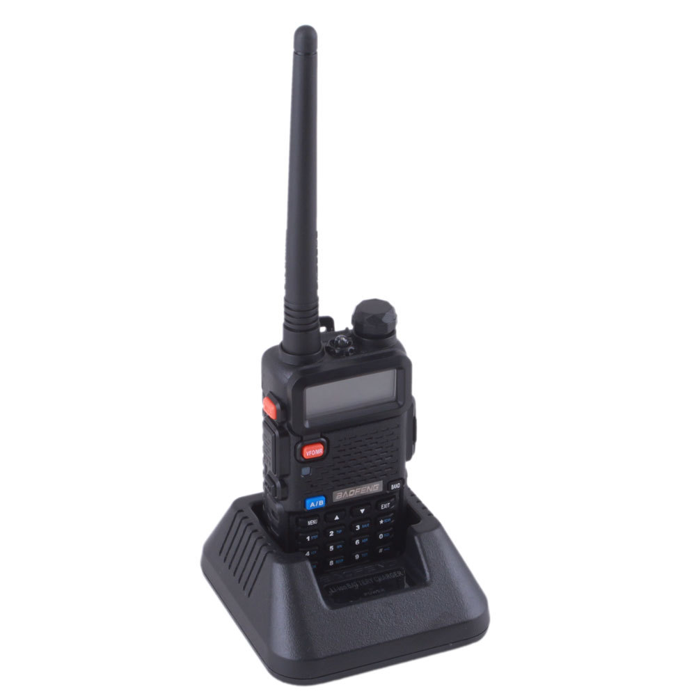 Baofeng  5r VHF / UHF     FM DTMF DCS 136-174 / 400 - 480 