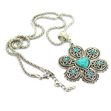 2015 New Vintage Look Tibetan Silver Jewelry Personalized Six Flowers in big one flower with heart