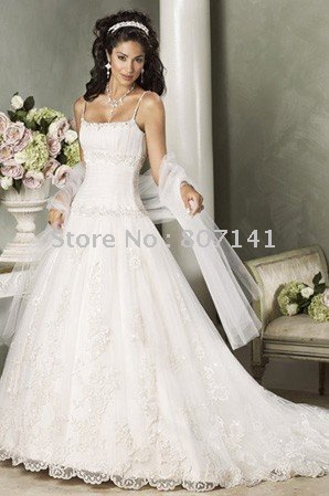 2011 Spanish Wedding Dress with Design Shortsleeve