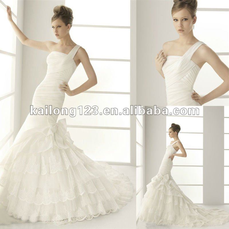 Elegant Oneshoulder Ruching Tiered White Lace Wedding Dress
