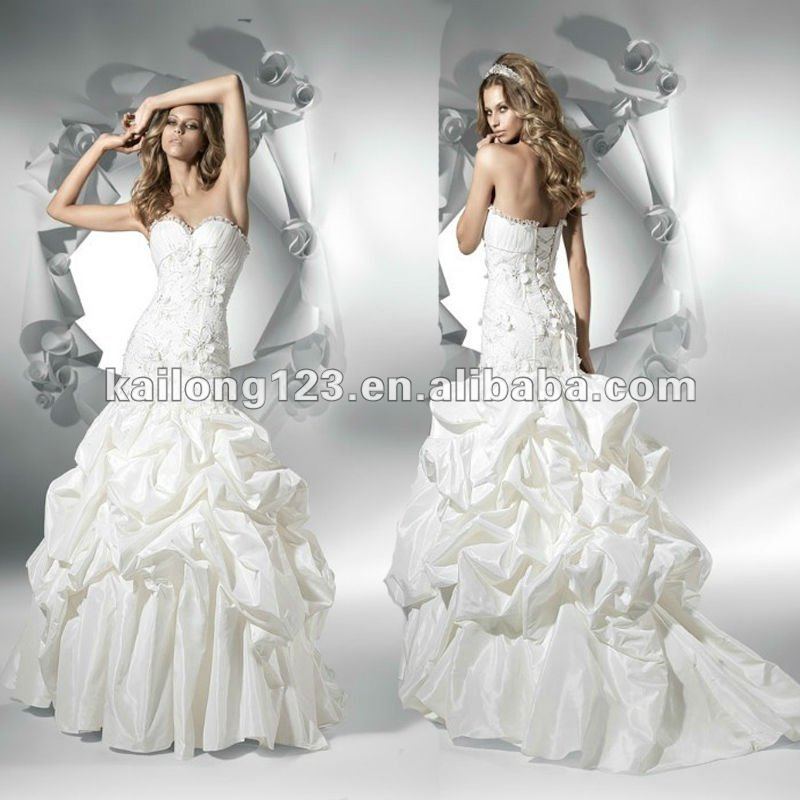 Stunning Sweetheart Appliqued Lace Trumpet Wedding Dress