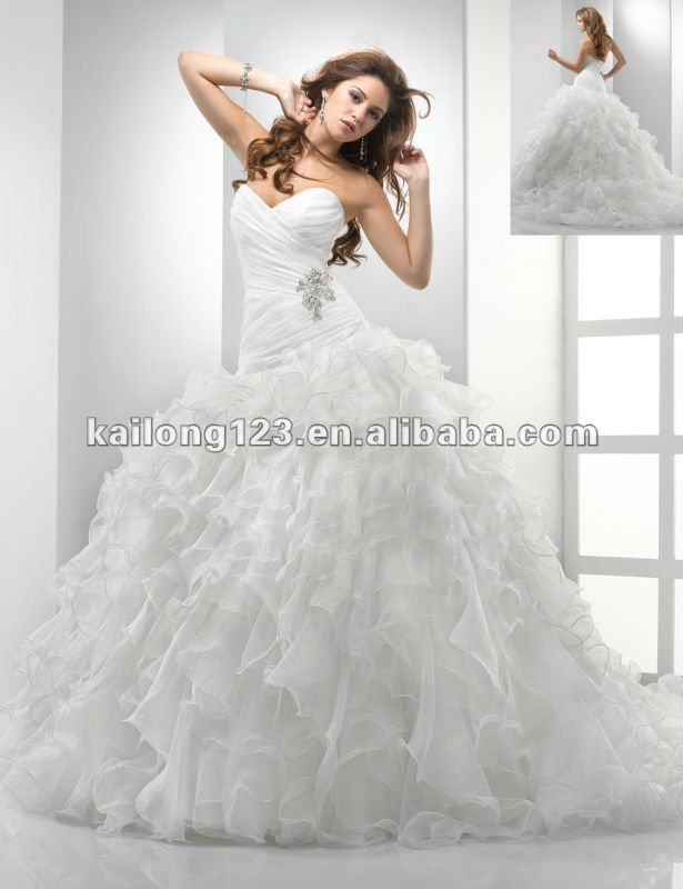 Modern Sweetheart Ball Gown Chapel train Ivory Croset Lace Up Crystals 