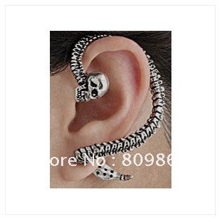sacral piercing