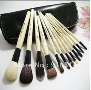 Makeup Brush Cleaner on Make Up Salon Cosmetic Brush Set Kit  Cleaning Makeup Brushes  Makeup