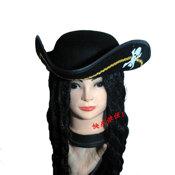 pirate with hat