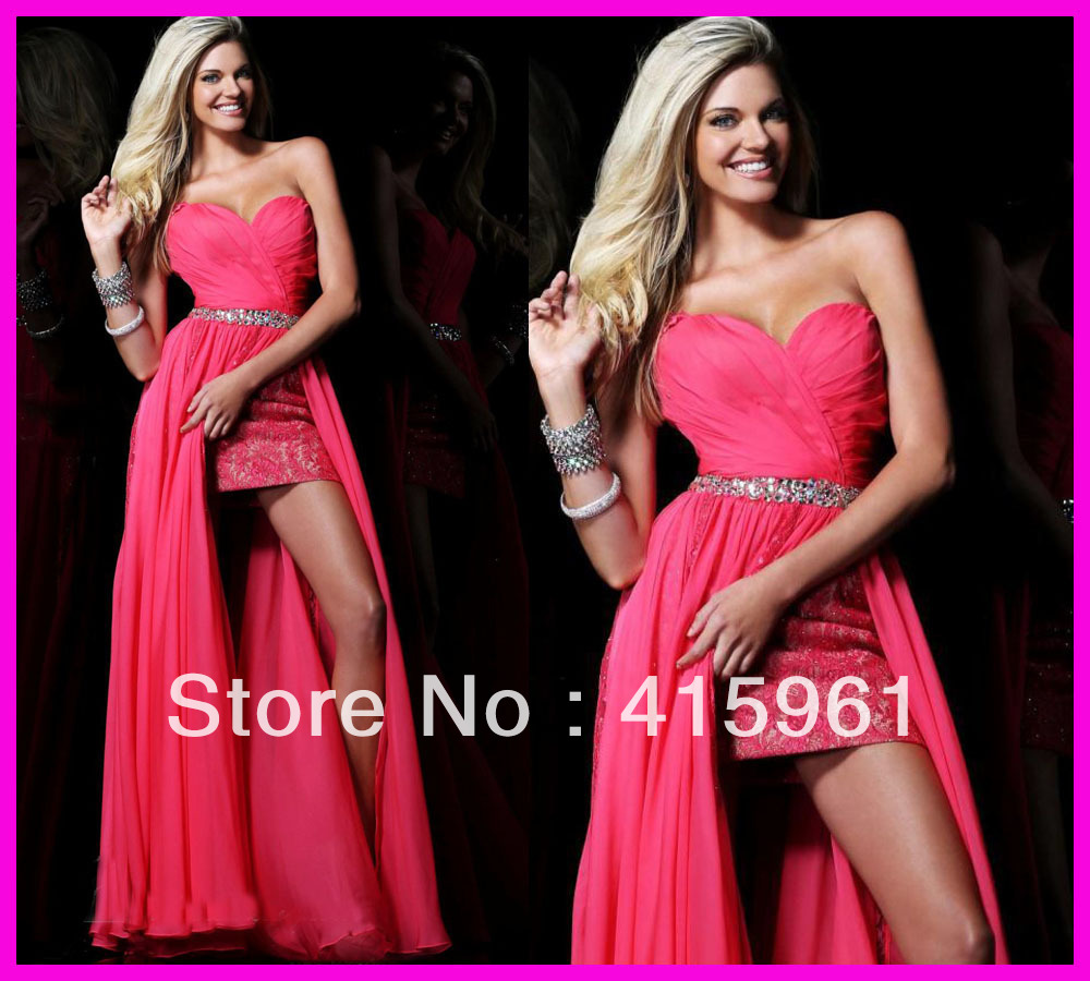 Robe courte avec voile long