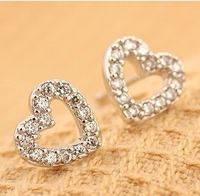 Korean Jewelry Cute Small Heart Rhinestone Stud Earrings C24R4 
