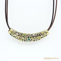 Min.order is $15 Free Airmail Shipping Fashion Unique Vintage National Characteristics Hollow Out Carved Necklace N634(China (Mainland))