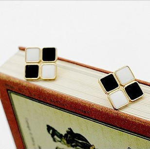 Hot Selling E2126 queer accessories hot-selling black-and-white geometry style of diamonds stud earring(China (Mainland))