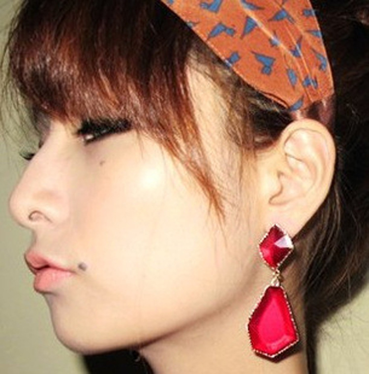 The nightclub stage VIVI recommended MURUA an exaggeration acrylic stud earrings geometric earrings multicolor optional(China (Mainland))