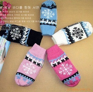 KnittingHelp.com Forum - Knitted Glove Pattern an adaptation of a