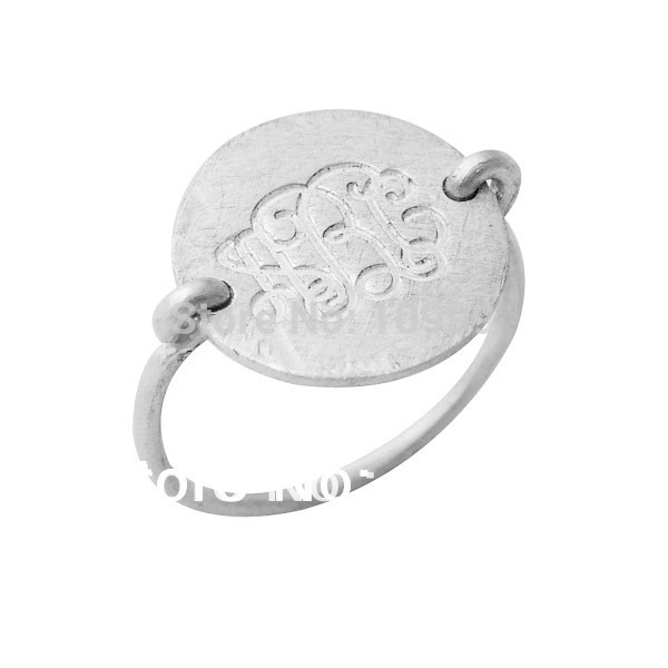 Silver-engraved-name-ring-vintage-monogram-ring.jpg