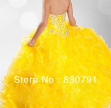 2013 Wholesale Custom Made New Design Floor Length Ball Gown Halter Beading Quinceanera Dresses 