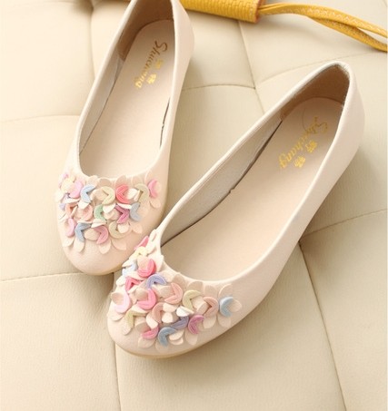 2014 autumn flat shoes flat heel women s single shoes flower beaded pointed toe casual rivet