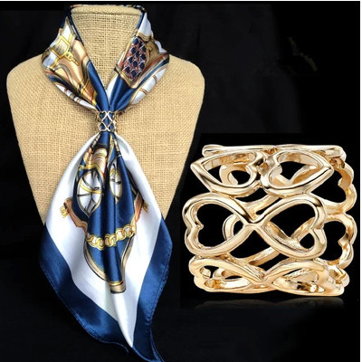 Hot Fashion Jewelry High Quality Brand Gold Silver Plated Hollow out Heart Scarf Clips Brooch Channel