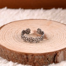 Carved Flower Adjustable Opening Finger Ring Women Girls Ancient Silver Color Toe Ring Party Fashion Jewelry