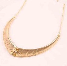 Fashion Vintage Alloy Crescent Personality Short Collar Necklace wholesale Jewelry N1755