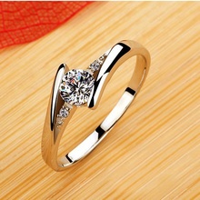 Women Rings Love Crystal Wedding Ring Promotion Cheap New 2015 Anel Feminino Valentine’s Day Gift Ulove Fashion Jewelry J045