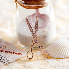 Unique Design New Crystal Rhinestone Scissor Shear Shape Handmade Special Clip Brooch Women Buckle Pin Broach Broches Acessories