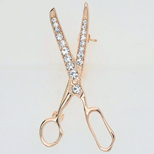 Unique Design New Crystal Rhinestone Scissor Shear Shape Handmade Special Clip Brooch Women Buckle Pin Broach