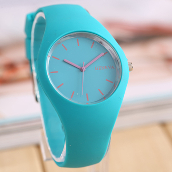 Новый женева движение силиконовые часы конфеты цвет кутюр мода досуга часы оптовая продажа различных цветов
